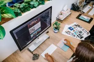 Firmenwebseite selber erstellen oder von Agentur